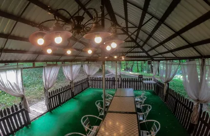 Шатер «У пруда»